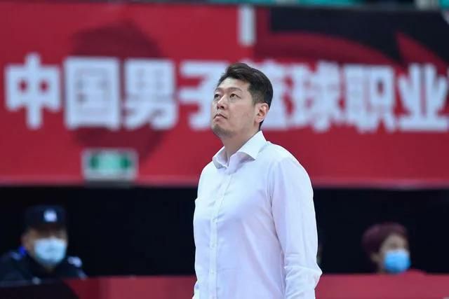 打屁股哔哩哔哩
